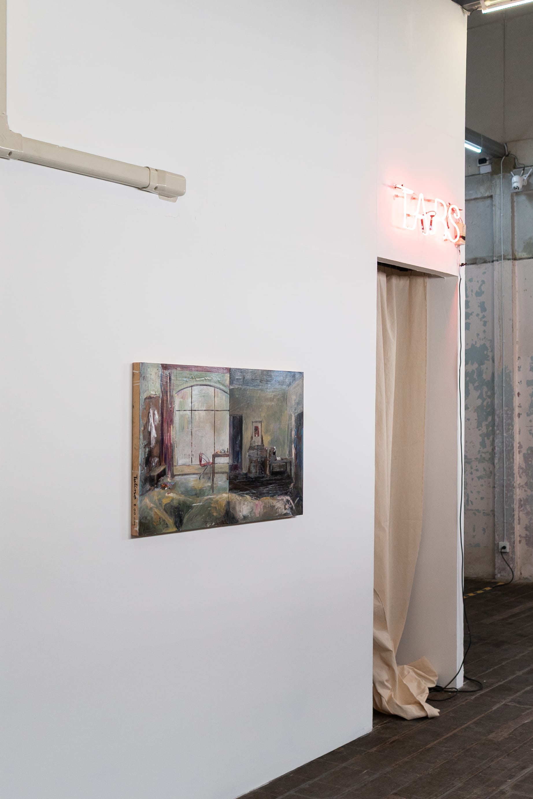 Dwelling Elsewhere install view 02
